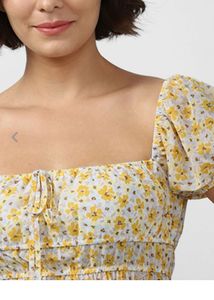 Forever 21 Chic Floral Smocked Puff Sleeve Top