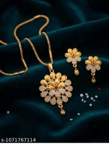 Exquisite Gold Plated Necklace Set