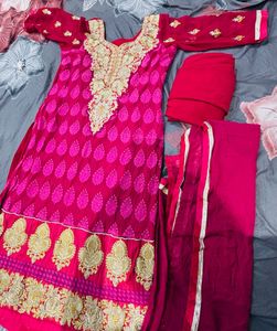 Elegant Pink Embroidered Kurta Set