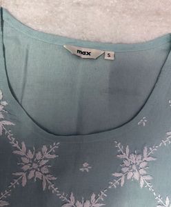 Elegant Embroidered Kurta