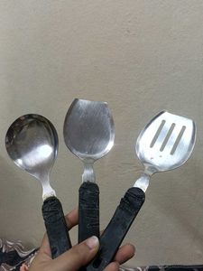 Kitchen Utensil Set Of 3 Spoons.