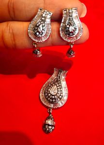 Pendant and Earrings Set