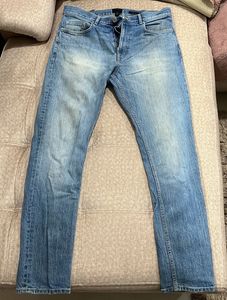 Men’s Light Wash Denim Jeans