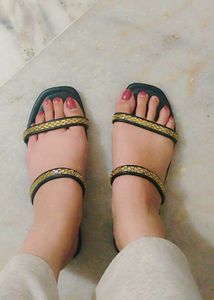 Elegant Embroidered Juttis