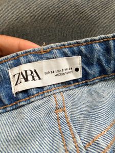 Zara Light Wash straight legJeans