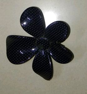 💥Like🌼 New 🎀Beautiful 4Hair Clips 🎇🎆