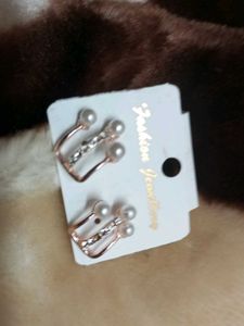Fashionable Pearl &amp; Crystal Studs