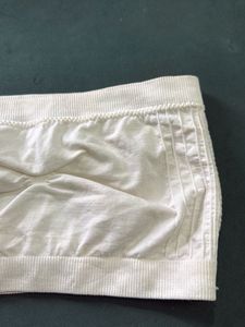 Comfortable White Seamless Strapless Bra