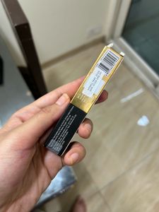 Long-Stay Hydrating Lipstick