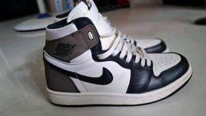 AIR JORDAN 1 RETRO high OG 'Dark Mocha