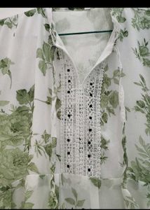 white &amp; sage green floral printed top 💚