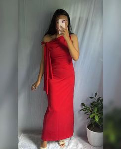 Elegant Red One-Shoulder Maxi Dress