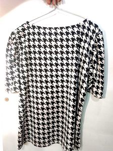 Stylish Houndstooth Cropped Top 🖤🤍