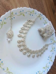 Stunning Silver-Toned Jewellery Set