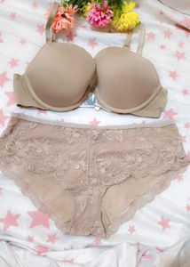 Lace Trimmed Bra & Panty Set