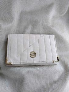 Chic White Quilted Wallet with Accent Detail