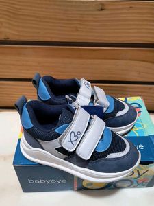 babyoye sneakers