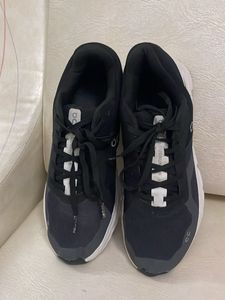 men’s running shoes