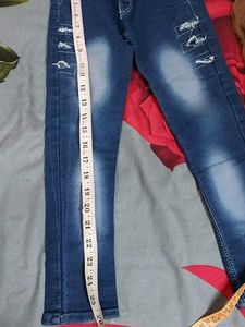 Stylish Blue Jeans&amp; T-shirt Also