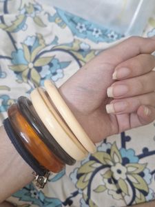 Set of 4 Retro Resin Bangles