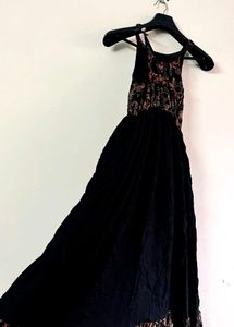 Elegant Black Maxi Dress with Print Detail