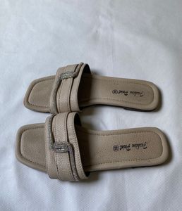 Elegant Beige Slides