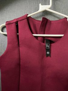 Chic Maroon Sleeveless Zipper Dress