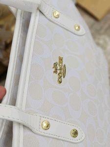 *COACH PREMIUM QUALITY TOTE BAG* WITHOUT BOX