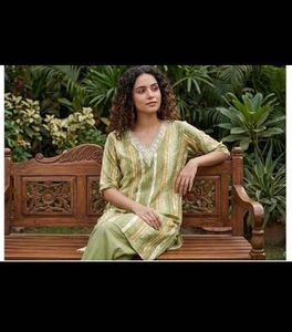 Elegant White &amp; Gold Kurta Set
