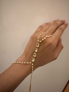 Exquisite Kundan &amp; Pearl Maang Tikka Set