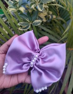 Elegant Black Pearl Bow Hair Clip