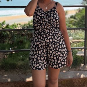 🌴🖤 Berrylush Black Floral Playsuit size —S