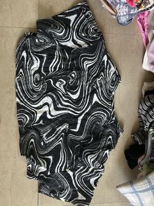 Stylish Black &amp; White Swirl Top