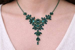 Elegant Floral Statement Necklace and bracelet