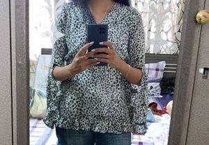 Chic Leopard Print Tunic Top
