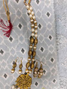 Ethnic Pearl and Gold Necklace Set