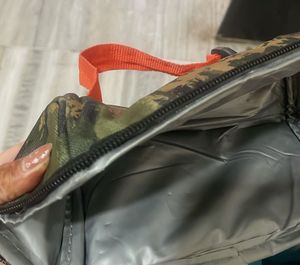 Cute Pink &amp; Camo tiffin Bags
