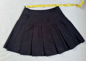 New me Black Pleated Mini Skirt XXS