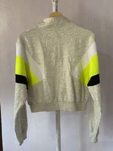 ❌SALE❌H&amp;M Colorblock Pullover Crop Sweatshirt