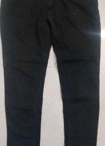 Black Jeans with Zipper Detail