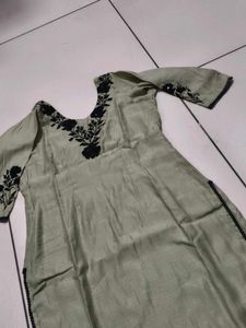 beautiful pista colour suit