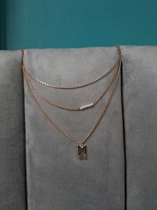 ❗️PRICE DROP❗️Triple Layered Gold Necklace