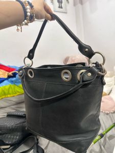 Chic Black Leather Bucket Bag