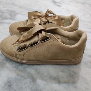 Gold/Beige Colour Sneakers With Ribbon Laces