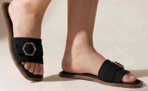 Frido Stylish Black Slides with Buckle Accent