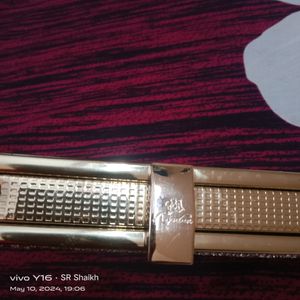 Elegant Golden Clutch Purse 👜 Beautiful