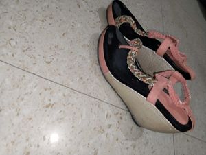 Chic Pink Wedge Sandals