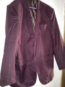 Men's Burgundy Blazer ,one button is  missing