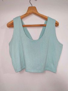 front twist crop top