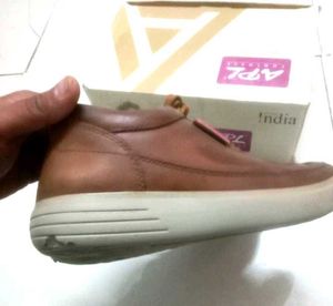 ✨💯 ORIGINAL WOODLAND CASUAL TAN  SNEAKERS